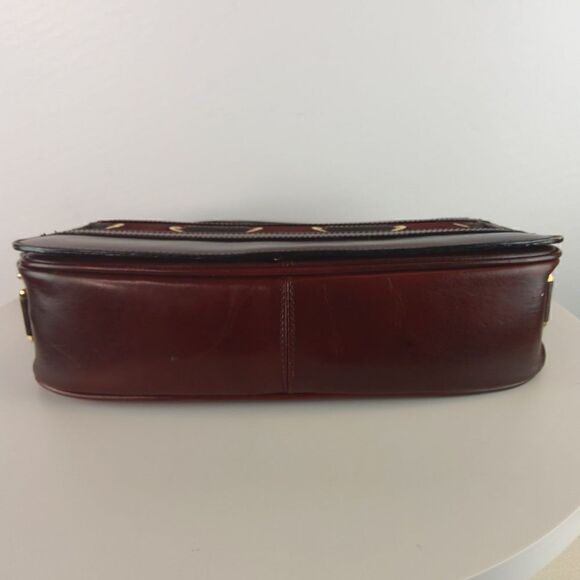 Vintage made in Italy leather burgundy shoulder bag with adjustable straps - Picture 7 of 12